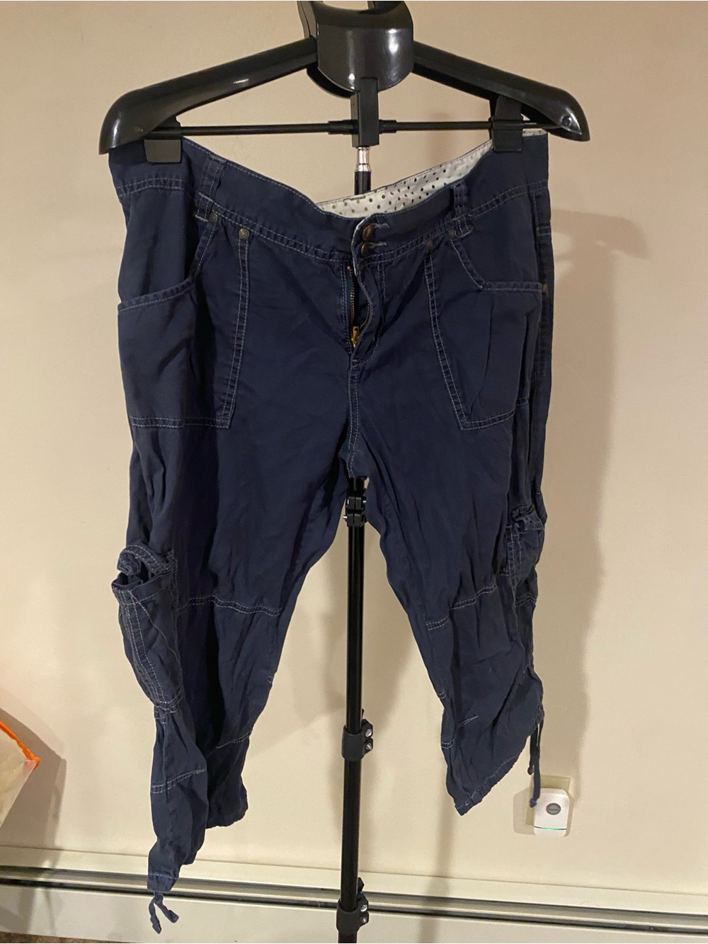 UNIONBAY Women's Navy Blue Capris with Cargo Pockets